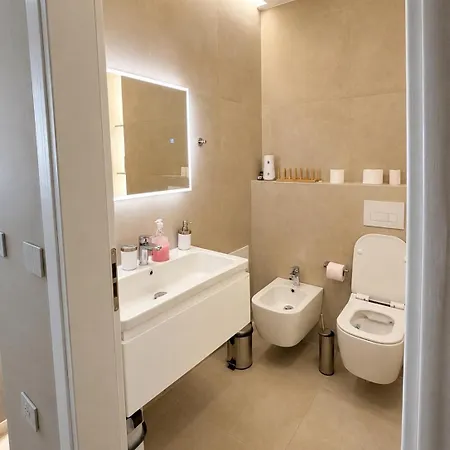 Skynest Apartment *